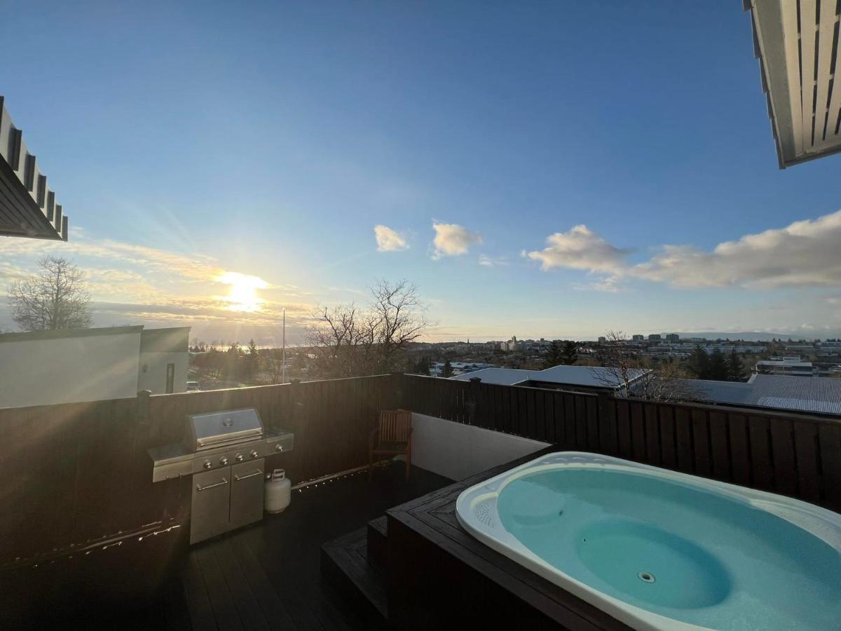 Iceland Sjf Villa, Hot Tub & Outdoor Sauna Amazing Mountains And City View Over Ρέυκιαβικ Εξωτερικό φωτογραφία
