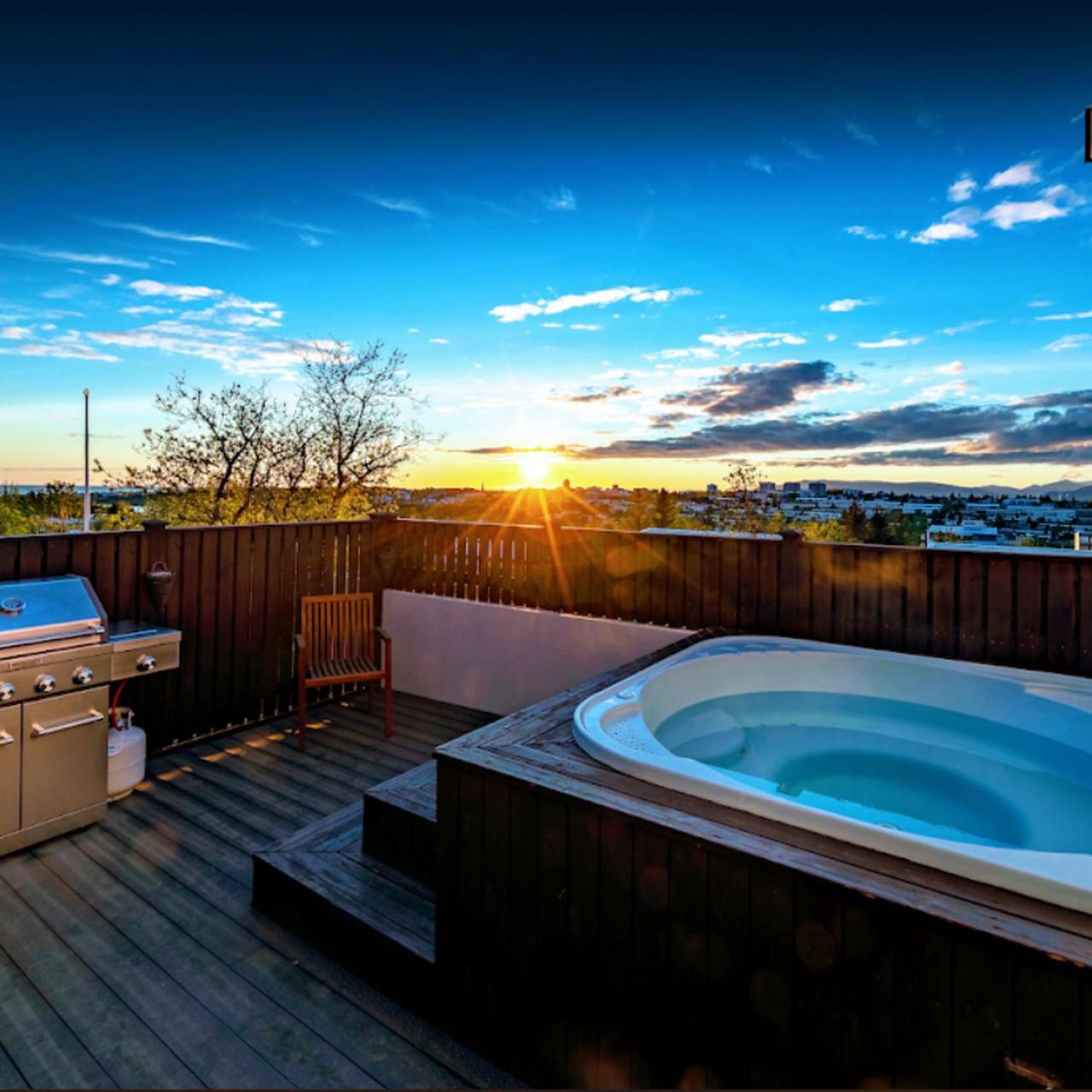Iceland Sjf Villa, Hot Tub & Outdoor Sauna Amazing Mountains And City View Over Ρέυκιαβικ Εξωτερικό φωτογραφία